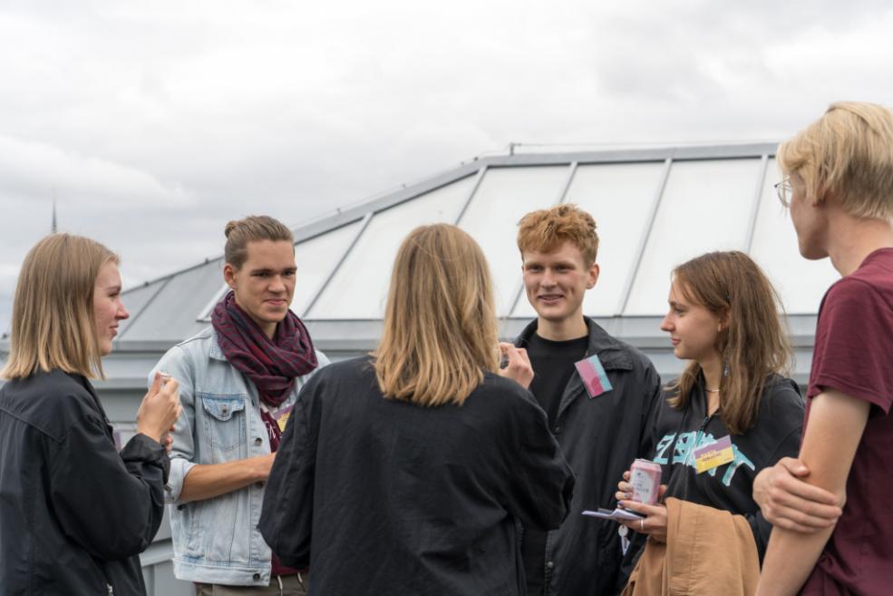 Mākslas muzeju Jaunie&scaron;u kluba dalībnieki 2020.&ndash;2021. gadā. Publicitātes foto