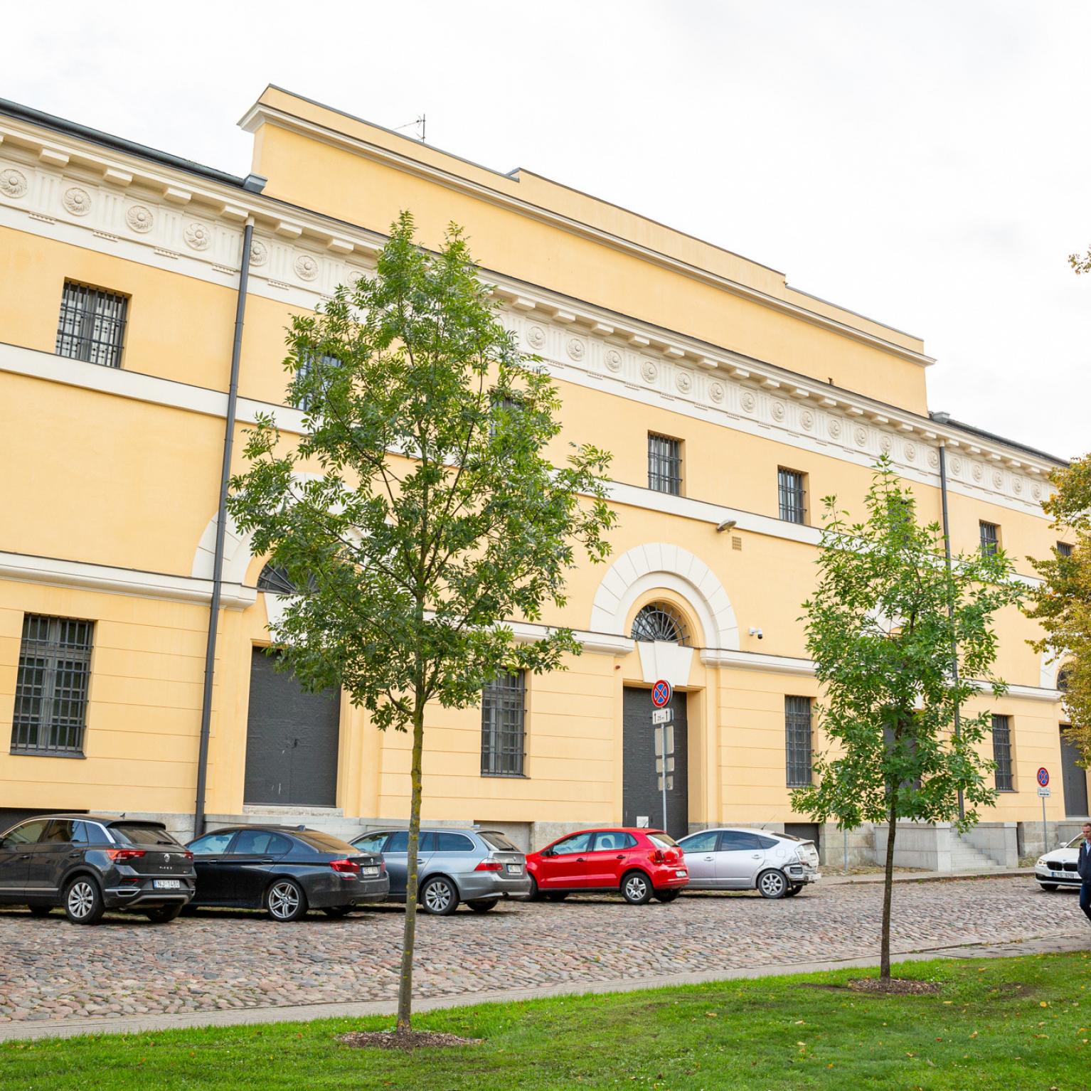 VNĪ izsludina iepirkumu izstāžu zāles “Arsenāls” atjaunošanai - Mākslas ...
