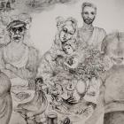 Melnbalts zīmējums ar stilizētu cilvēku grupu ap galdu ar ēdieniem, kur redzami dažādu vecumu tēli, bērns un dekoratīvi dzīvnieku motīvi.