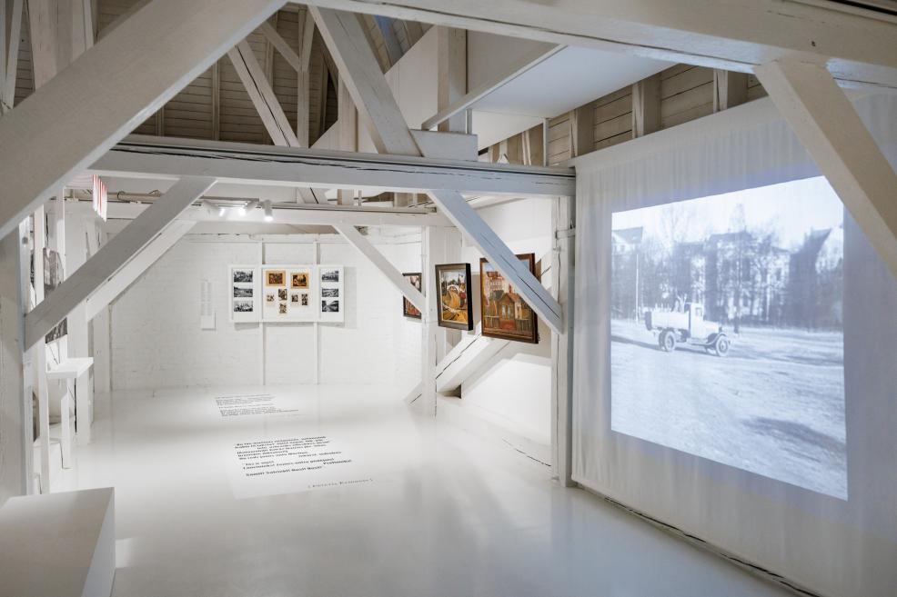 Skats no izstādes&nbsp;&ldquo;Ielu maldos: pilsēta latvie&scaron;u modernistu vērojumā&rdquo;. Foto: Kaspars Teilāns