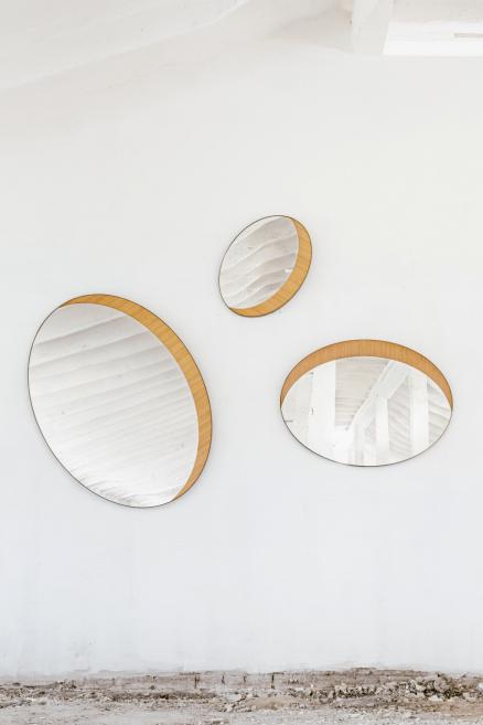 Germans Ermičs. Isometric Mirrors. 2021. Stikls, ozols, PVC, tērauds. Rosanas Orlandi īpa&scaron;ums. Foto: Filips &Scaron;mits