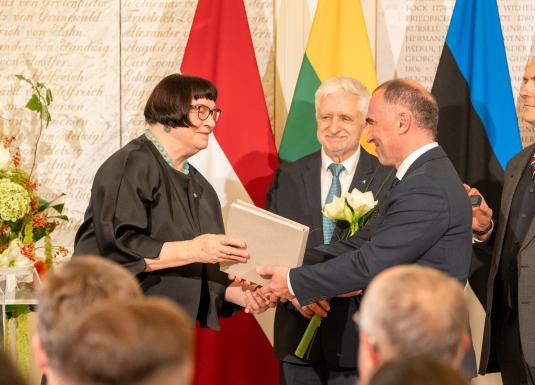 Māra Lāce saņēmusi Baltijas Asamblejas medaļu par ieguldījumu Baltijas valstu muzeju kultūras attīstībā