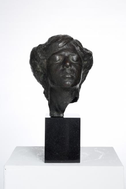 Teodors Zaļkalns. Adelina. 1908. Bronze, granite. Collection of the Latvian National Museum of Art, Riga. Photo: Aigars Altenbergs