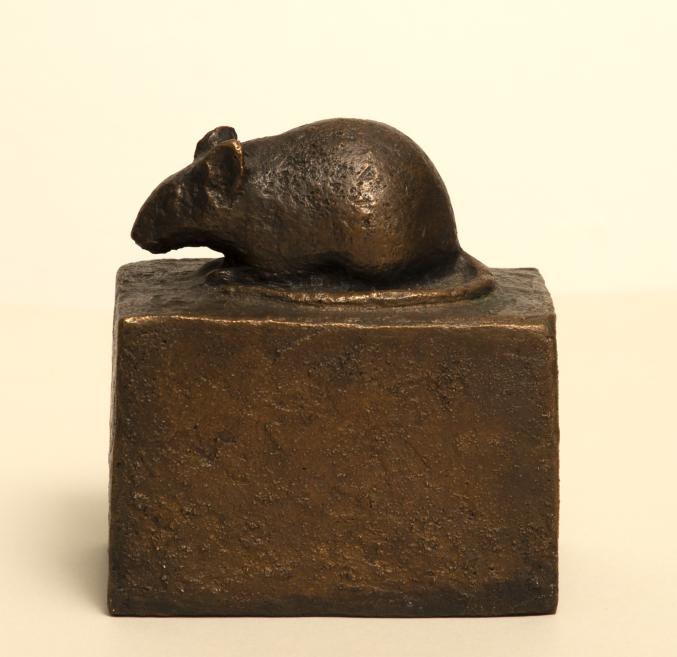 Teodors Zaļkalns.&nbsp;Pelīte. (visticamāk atliets bronzā 1966). Bronza, lējums, patinējums.&nbsp;LNMM kolekcija