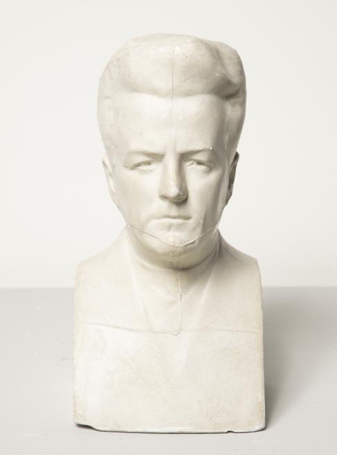 Teodors Zaļkalns. Study of the portrait of Composer Emīls Dārziņ&scaron;. Plaster.&nbsp;LNMA collection