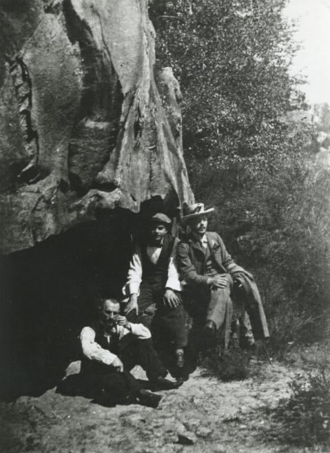 Group photo with Teodors Zaļkalns and Gustavs &Scaron;ķilters. Ca. 1900. Photograph.&nbsp;LNMA collection