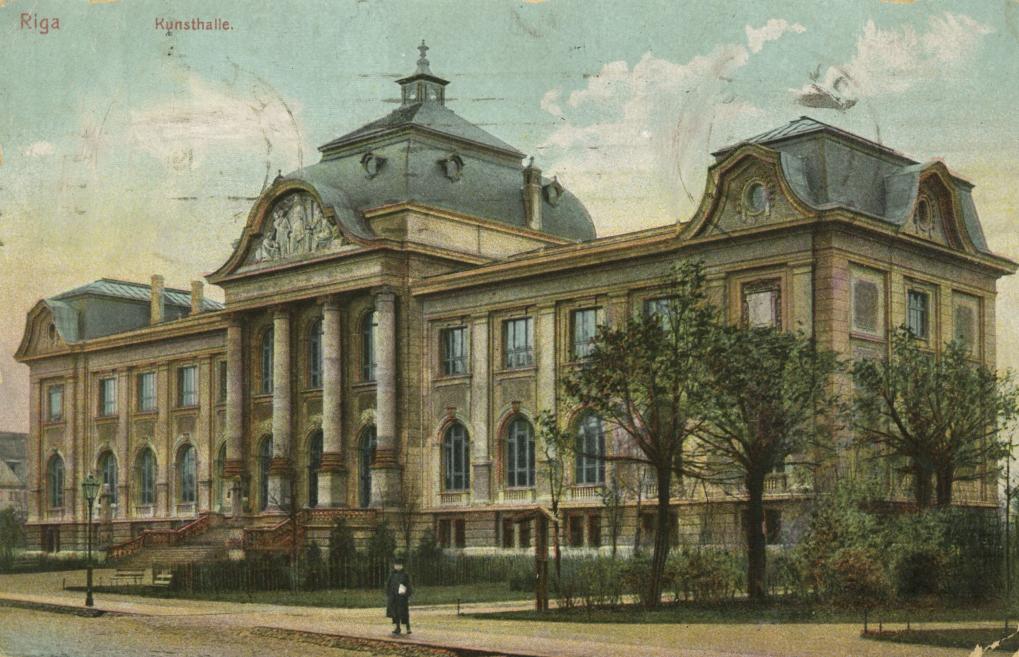Vēsturiska pastkarte ar Rīgas pilsētas mākslas muzeja ēku un dārzu priekšplānā, ap 1905–1914. gadu.