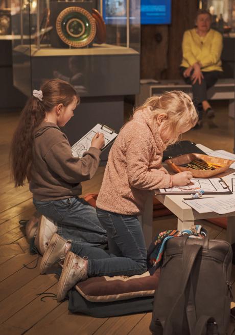 Ģimenes diena Dekoratīvās mākslas un dizaina muzejā. Foto: Oksana Okmi Mizgajeva
