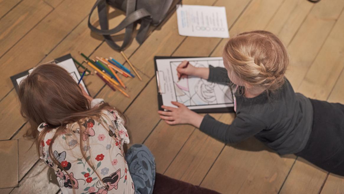 Ģimenes diena Dekoratīvās mākslas un dizaina muzejā. Foto: Oksana Okmi Mizgajeva