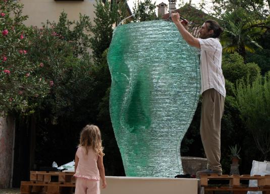 Ernesta Vītiņa “Nefertiti” eksponēta izstādē “GLASSTRESS 2026” Venēcijā