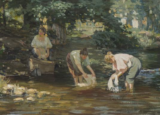 Glezna ar trim sievietēm, kas mazgā veļu seklā upē, koku ieskautā ainavā saules gaismā.