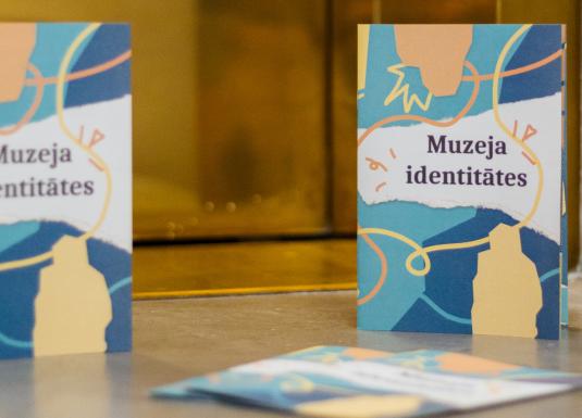 Mākslas muzeju darbinieku ceļvedis jauniešiem “Muzeja identitātes”