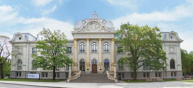 Muzeja ēka no Valdemāra ielas