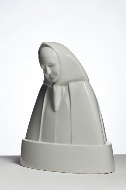 Teodors Zaļkalns.&nbsp;Vecmāmiņa (Māmiņa).&nbsp;1915.&nbsp;Porcelāns.&nbsp;LNMM kolekcija