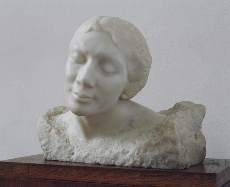 Burkards Dzenis. Mākslinieka sievas portrets.&nbsp;1906 / veidots marmorā 1922.&nbsp;Marmors.&nbsp;LNMM kolekcija