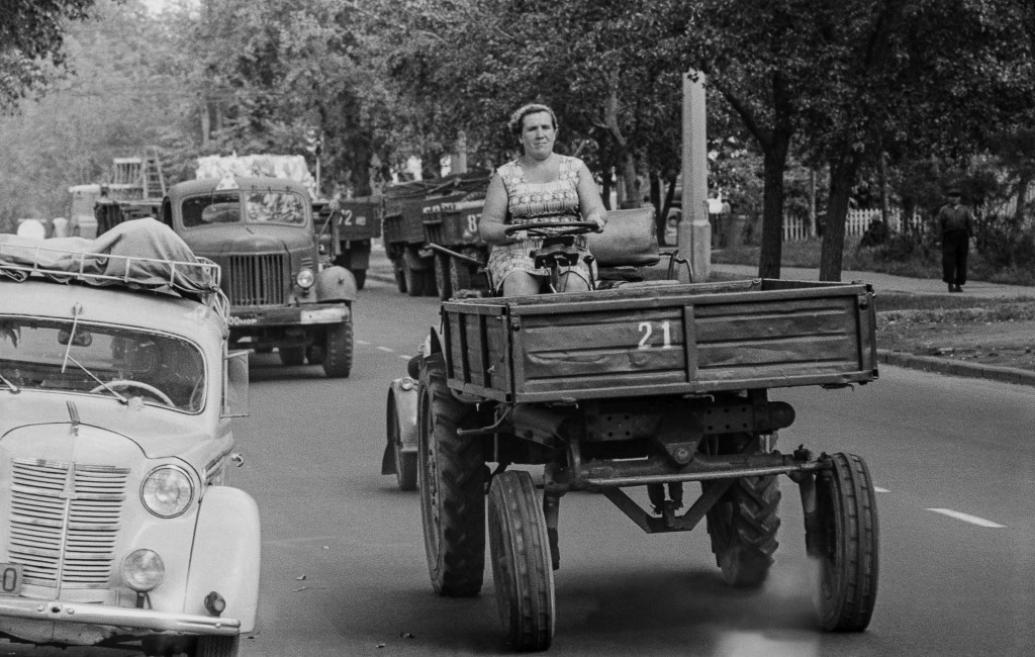 Gunārs Binde. No sērijas &ldquo;Hallo, Maskava!&rdquo;. 1965. Arhīva papīrs &ldquo;Harman&rdquo;, inkjet druka. LNMM kolekcija. Foto: Gunārs Binde