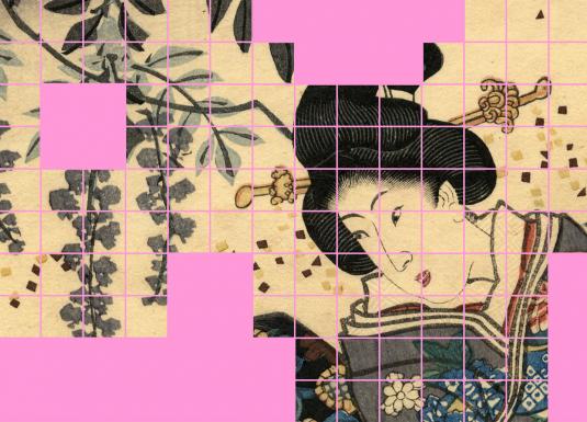 Fragmentēta japāņu ukiyo-e grafikas detaļa ar sievietes portretu un augu motīviem, kas sadalīta režģī uz spilgti rozā fona, akcentējot kompozīcijas dekonstrukciju un vizuālo ritmu.