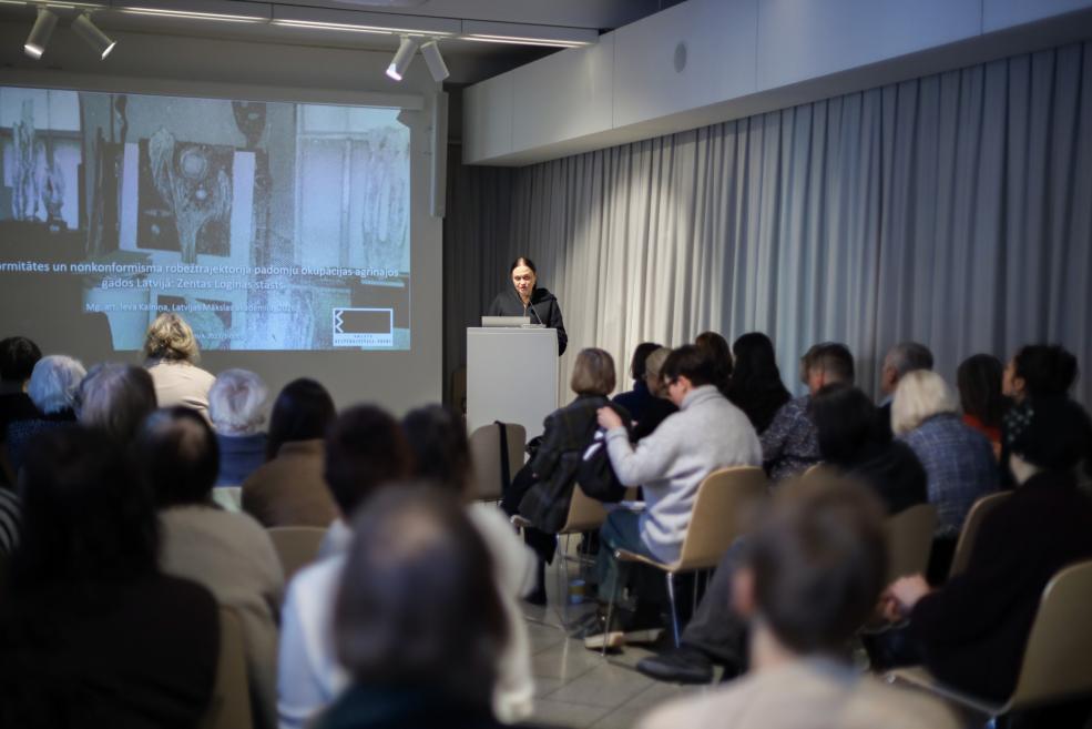 Priek&scaron;lasījumu un diskusijas publicitātes attēls. Foto: Estere Rožkalne