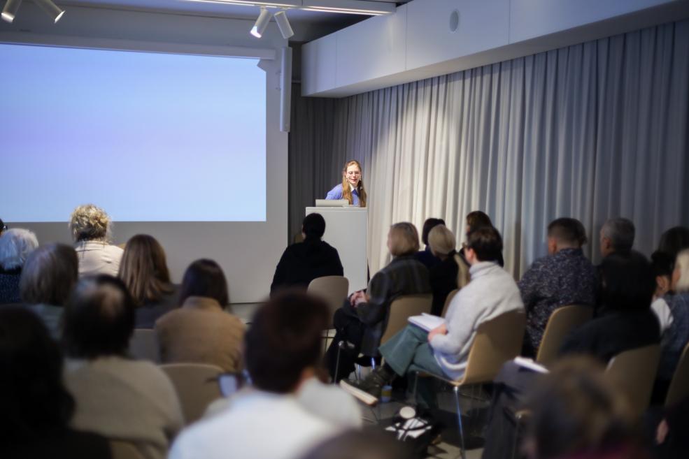 Priek&scaron;lasījumu un diskusijas publicitātes attēls. Foto: Estere Rožkalne