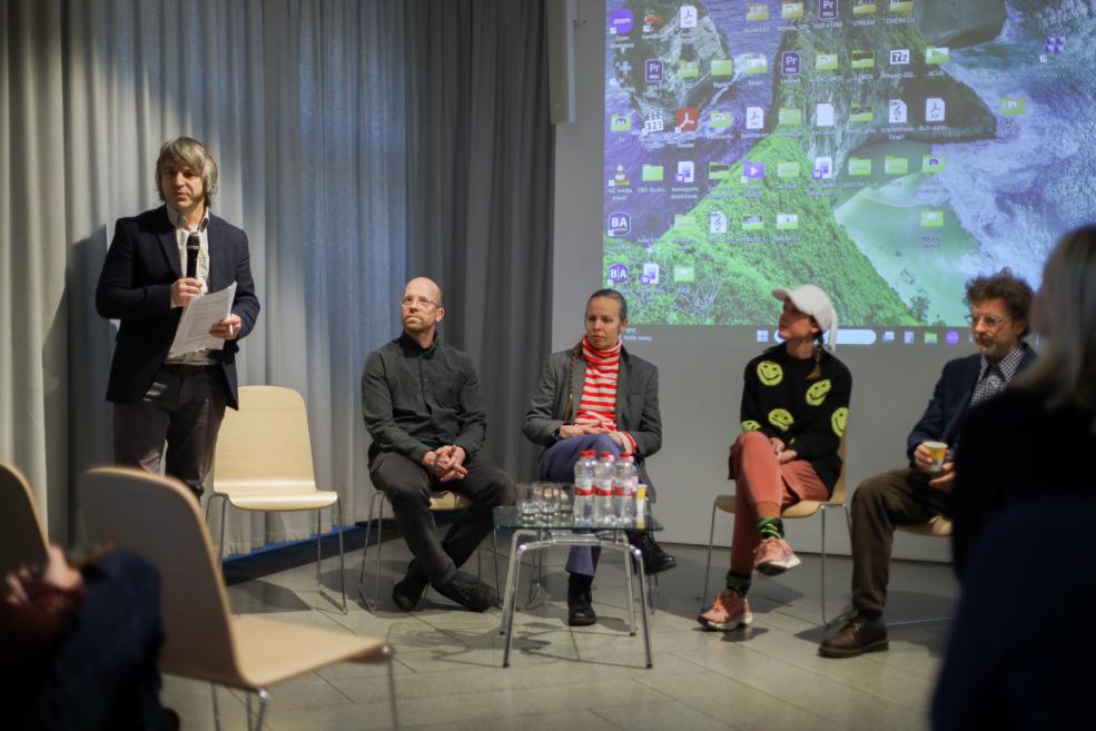 Priek&scaron;lasījumu un diskusijas publicitātes attēls. Foto: Estere Rožkalne