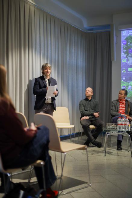 Priek&scaron;lasījumu un diskusijas publicitātes attēls. Foto: Estere Rožkalne