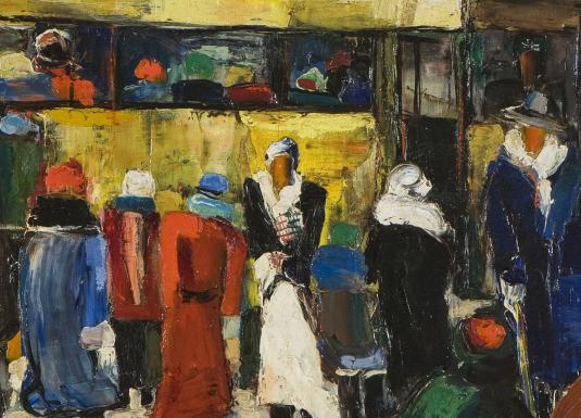 Glezna ar cilvēku grupu uz pilsētas bulvāra; figūras attēlotas ekspresīvās, biezās krāsu plaknēs ar cepurēm un mēteļiem, silti dzeltenā un tumšos toņos veidots fons rada urbānas ikdienas un kustības noskaņu.