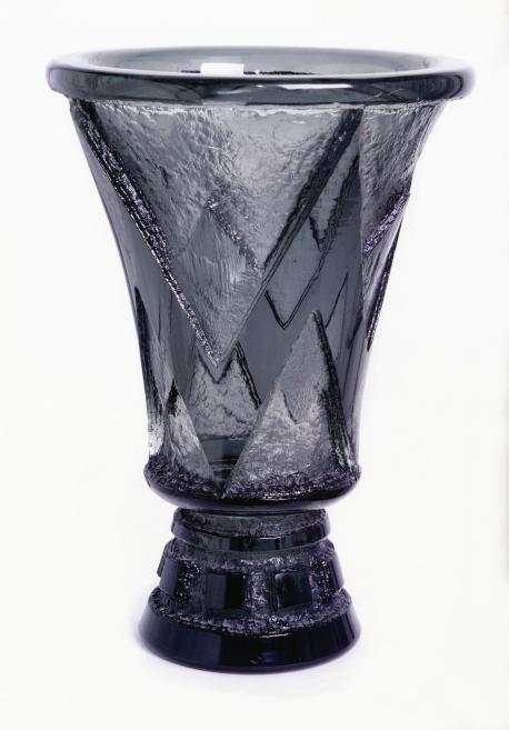 Vase with engraved geometric ornament. 1935. Esterkin family collection. Publicity photo