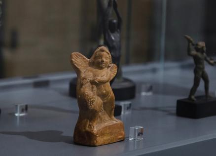 Sengrieķu autora Longa mīlas romāns “Dafnids un Hloja”