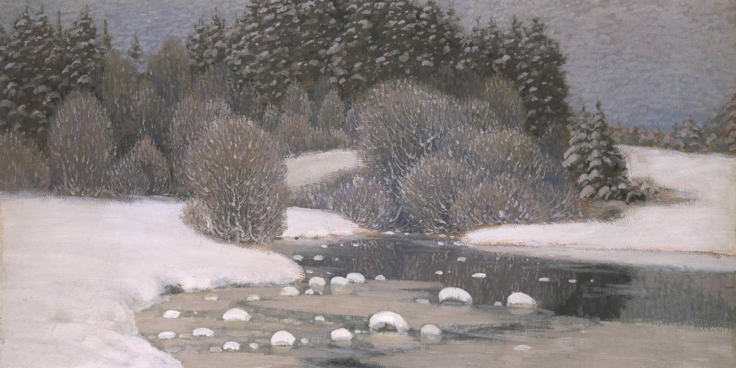 Glezna attēlo mierpilnu, sniegotu ziemas ainavu ar klusu upi, ap kuru slejas apsniguši krūmi un tumši skujkoki zem pelēcīgi zilām ziemas debesīm.