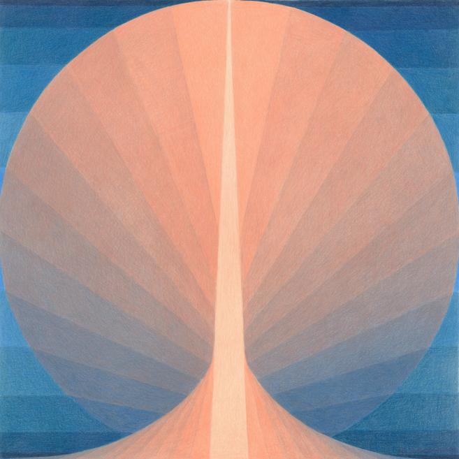 Abstrakta kompozīcija ar lielu, siltos toņos veidotu apaļu formu uz zilā fona un vertikālu gaismas joslu centrā.